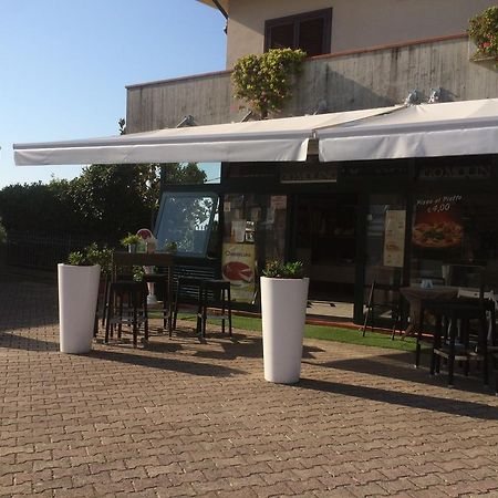 B&B Mirella Città Sant'Angelo Eksteriør billede