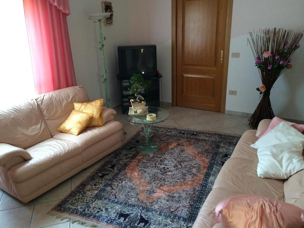 B&B Mirella Città Sant'Angelo Eksteriør billede