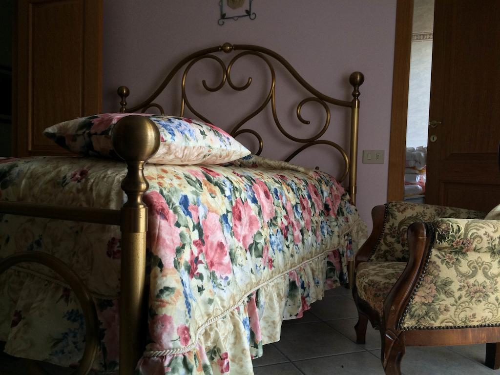 B&B Mirella Città Sant'Angelo Værelse billede
