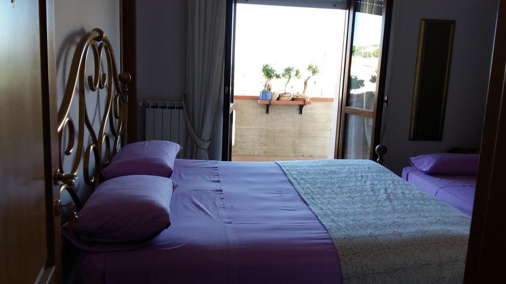 B&B Mirella Città Sant'Angelo Eksteriør billede