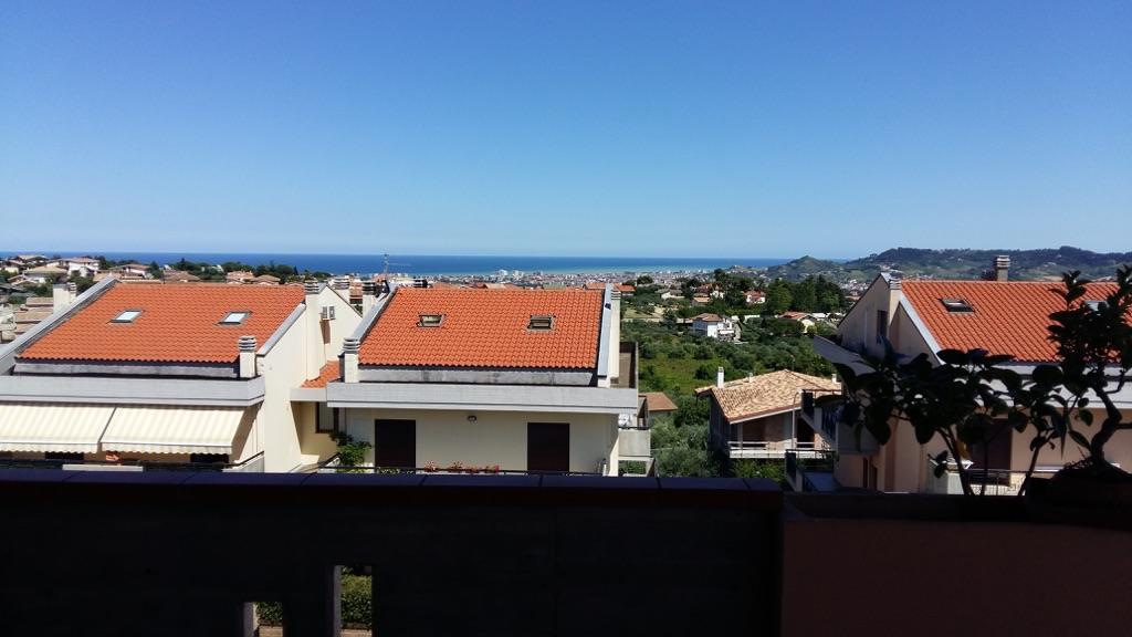B&B Mirella Città Sant'Angelo Eksteriør billede