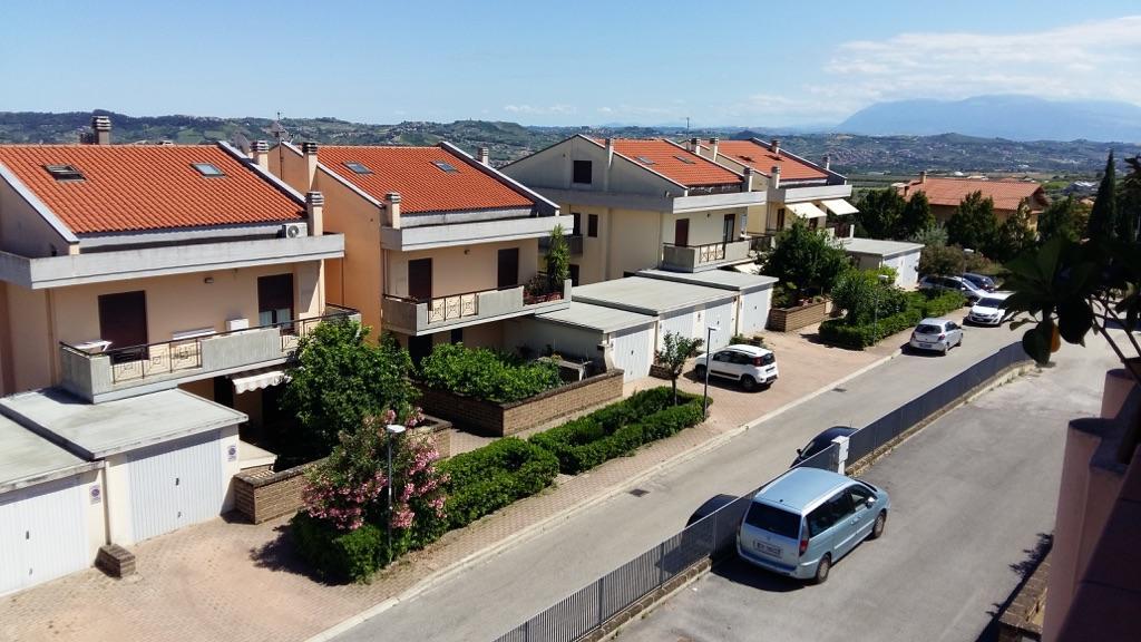 B&B Mirella Città Sant'Angelo Eksteriør billede